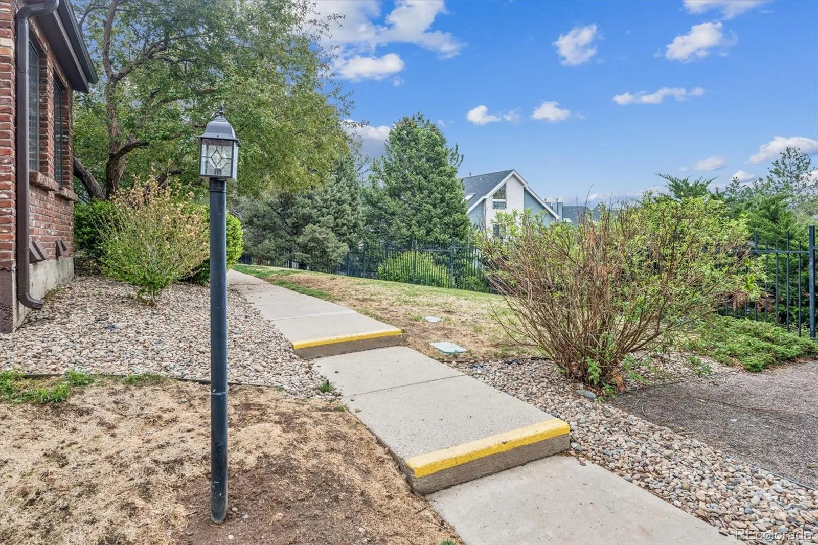 844 S Vance Street #F Lakewood CO 80226 MLS #REC7821456 05222026000410 1600 24