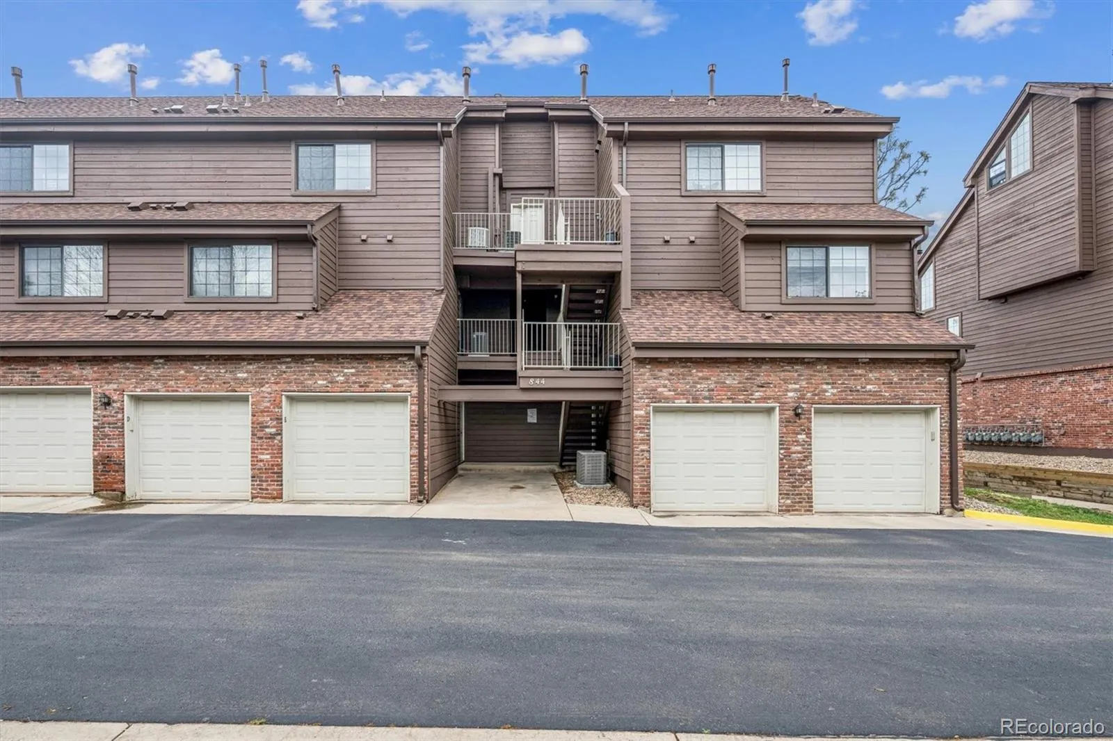 844 S Vance Street #F Lakewood CO 80226 MLS #REC7821456 05222026000410 1600 25