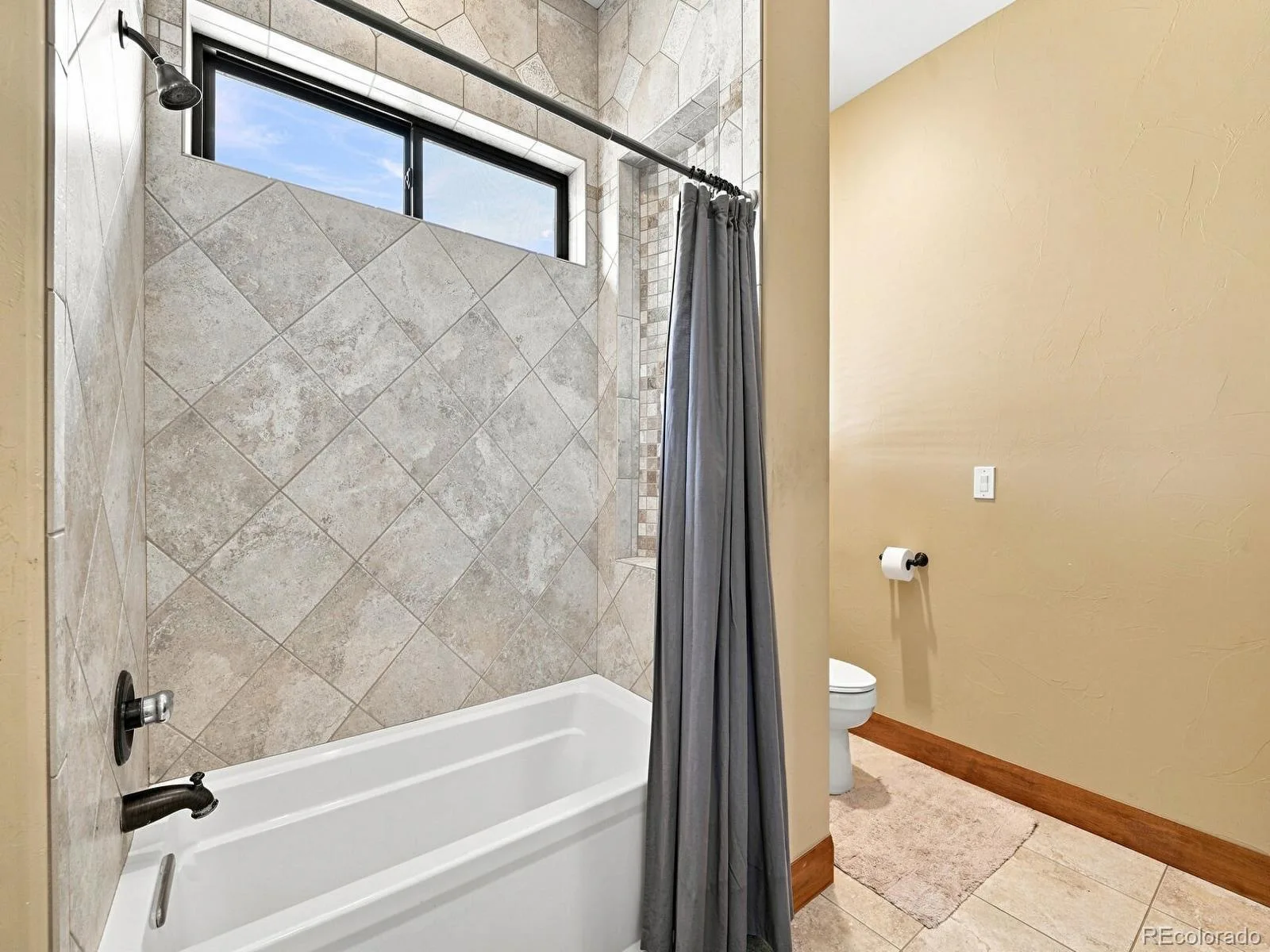 9753 Falcon Roost Point Parker CO 80138 | MLS #REC7830630 08182026170853 1600 39