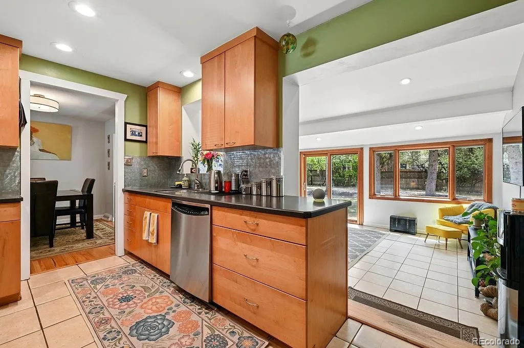 5402 E Warren Avenue Denver CO 80222 MLS #REC7831567 04152026215853 1024 11