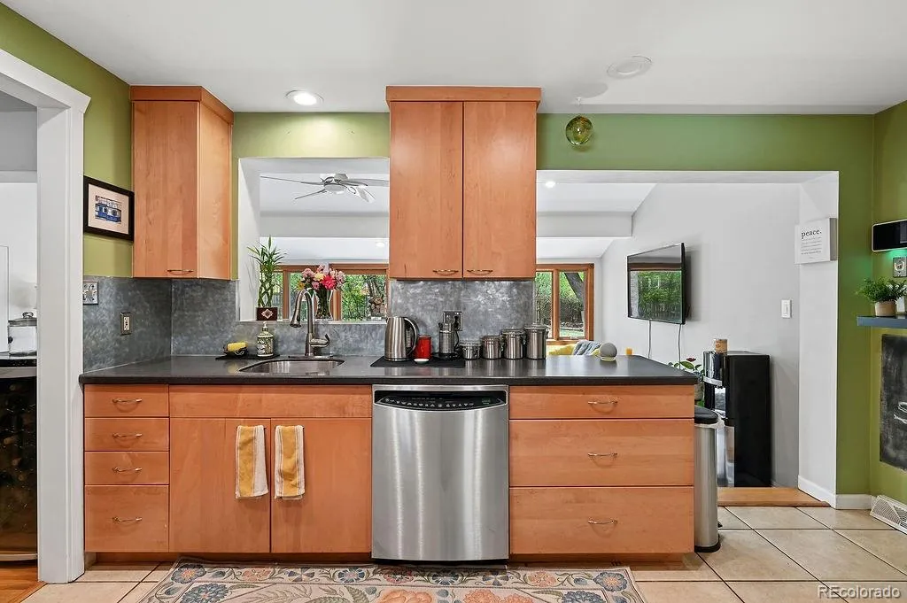 5402 E Warren Avenue Denver CO 80222 MLS #REC7831567 04152026215853 1024 18