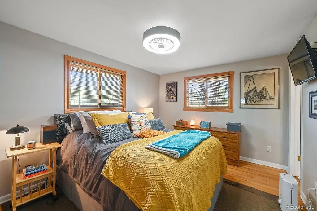 5402 E Warren Avenue Denver CO 80222 MLS #REC7831567 04152026215853 1024 23