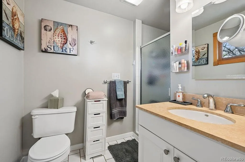 5402 E Warren Avenue Denver CO 80222 MLS #REC7831567 04152026215853 1024 24