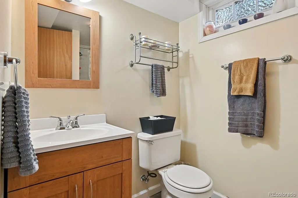 5402 E Warren Avenue Denver CO 80222 MLS #REC7831567 04152026215853 1024 29