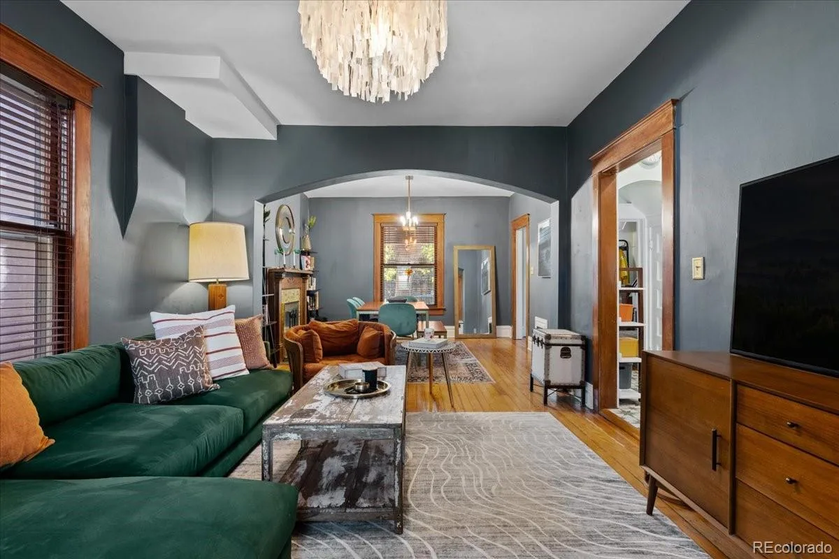 1148 S Clarkson Street Denver CO 80210 | MLS #REC7832306 09232026223136 1200 17