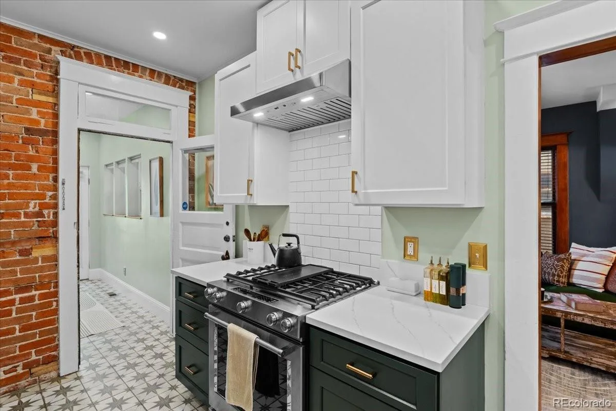 1148 S Clarkson Street Denver CO 80210 | MLS #REC7832306 09232026223136 1200 21