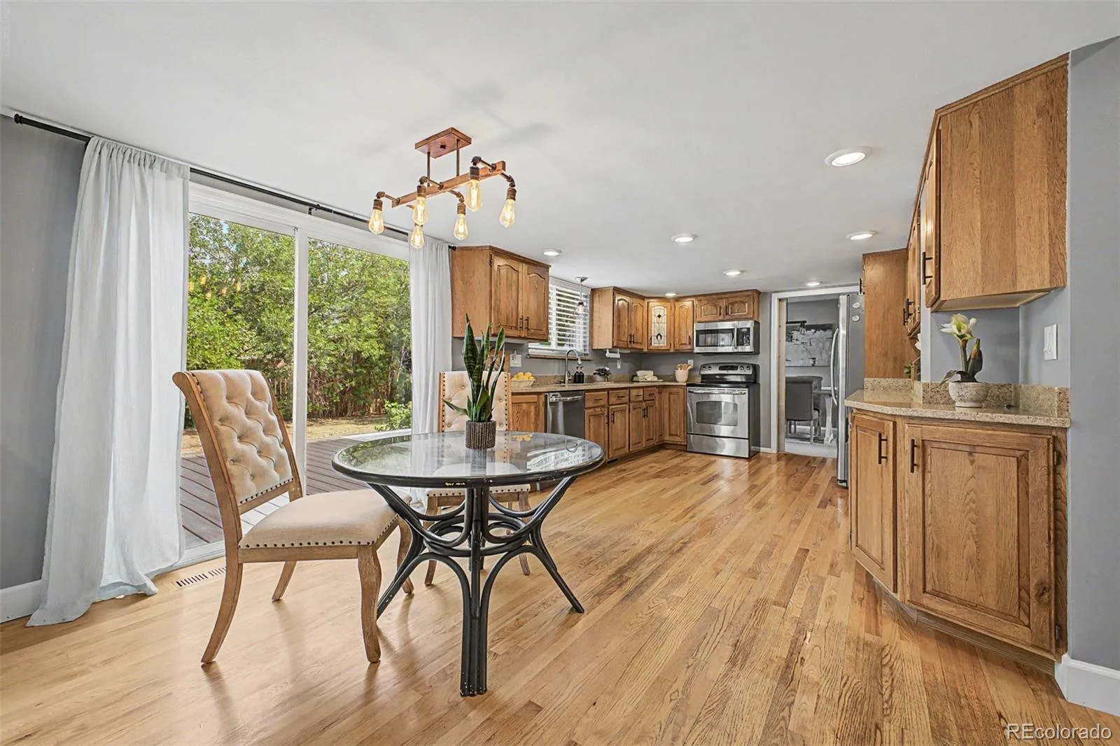 8330 Garland Drive Arvada CO 80005 MLS #REC7832695 07042026171416 1600 12