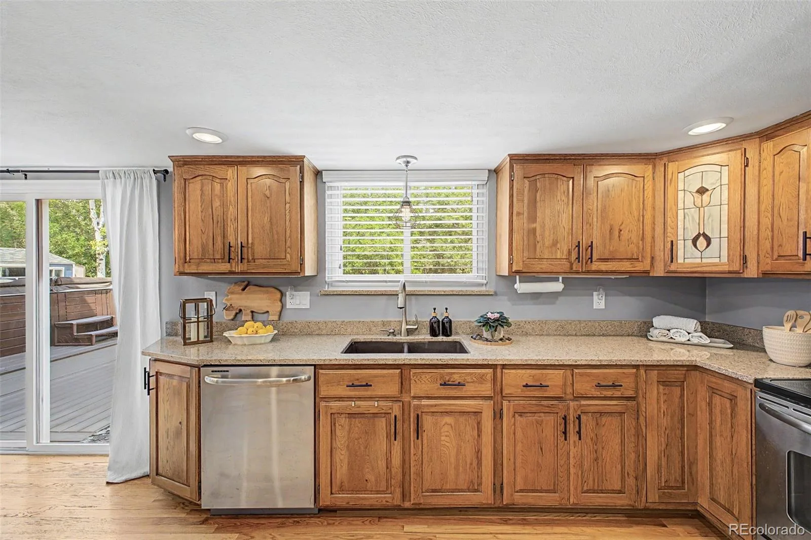 8330 Garland Drive Arvada CO 80005 MLS #REC7832695 07042026171416 1600 13