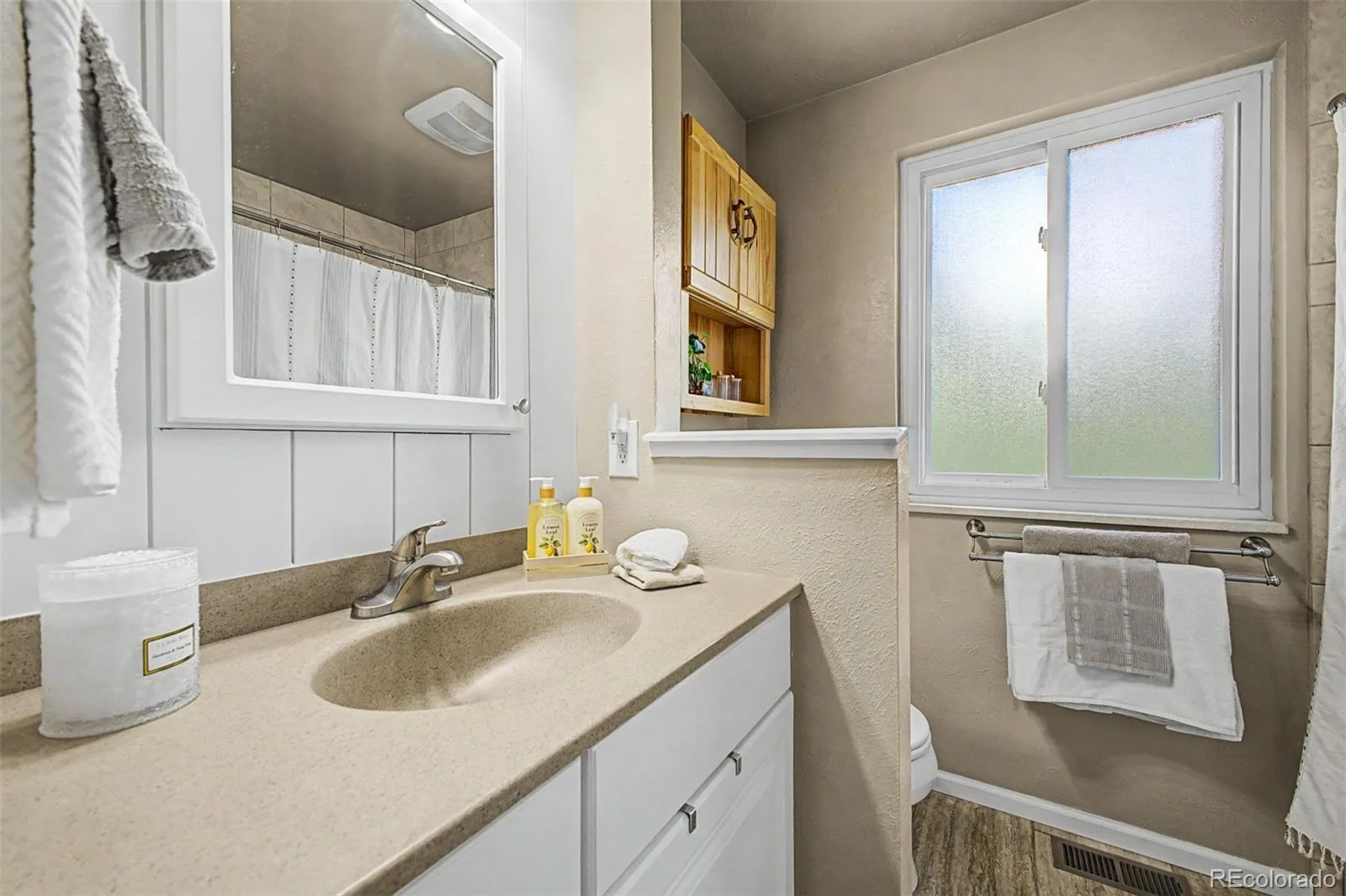 8330 Garland Drive Arvada CO 80005 MLS #REC7832695 07042026171416 1600 40