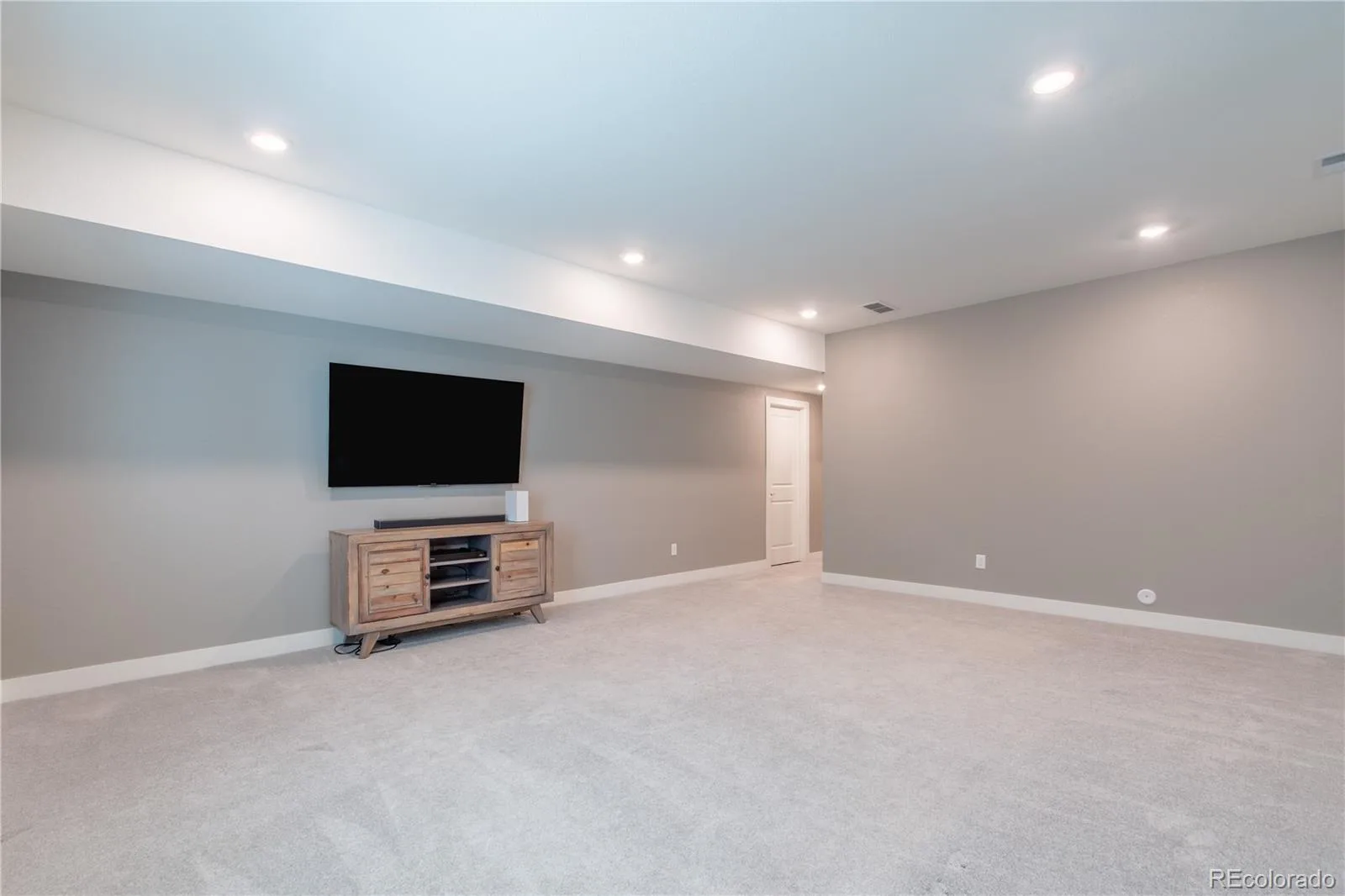 7010 Sagerock Road Castle Pines CO 80108 MLS #REC7835309 08092026011506 1600 29