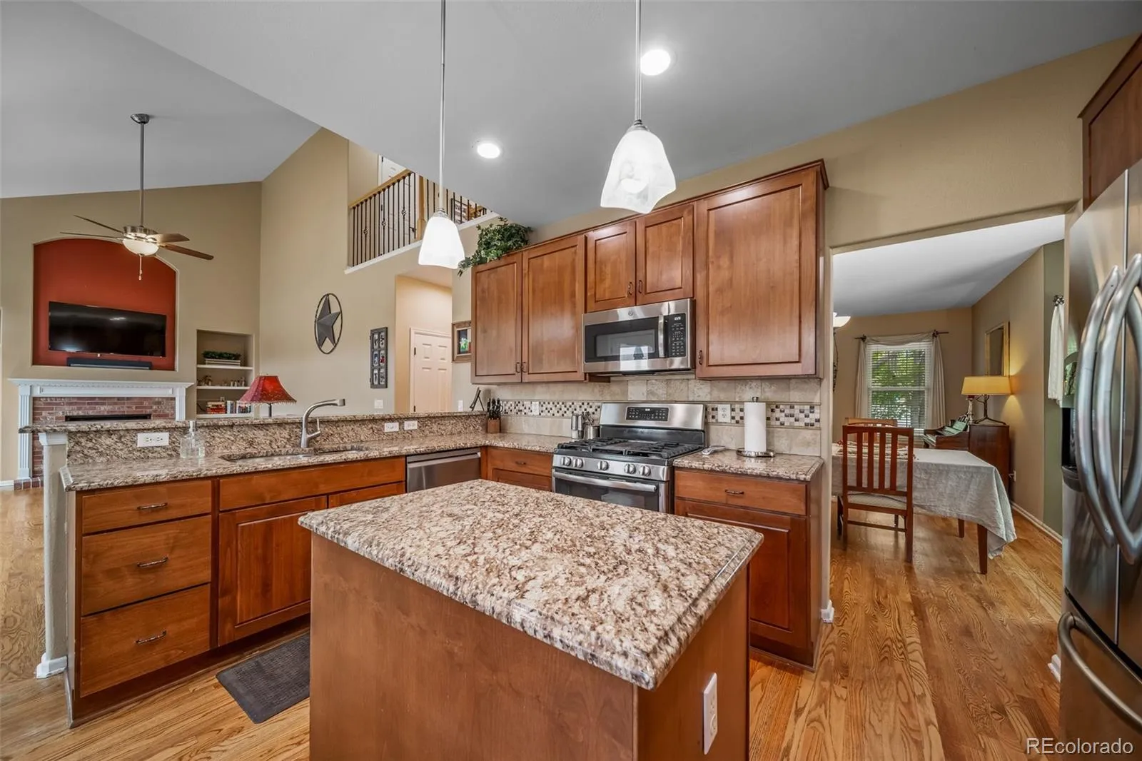 6340 W Alamo Drive Littleton CO 80123 MLS #REC7835876 05112026231149 1600 12