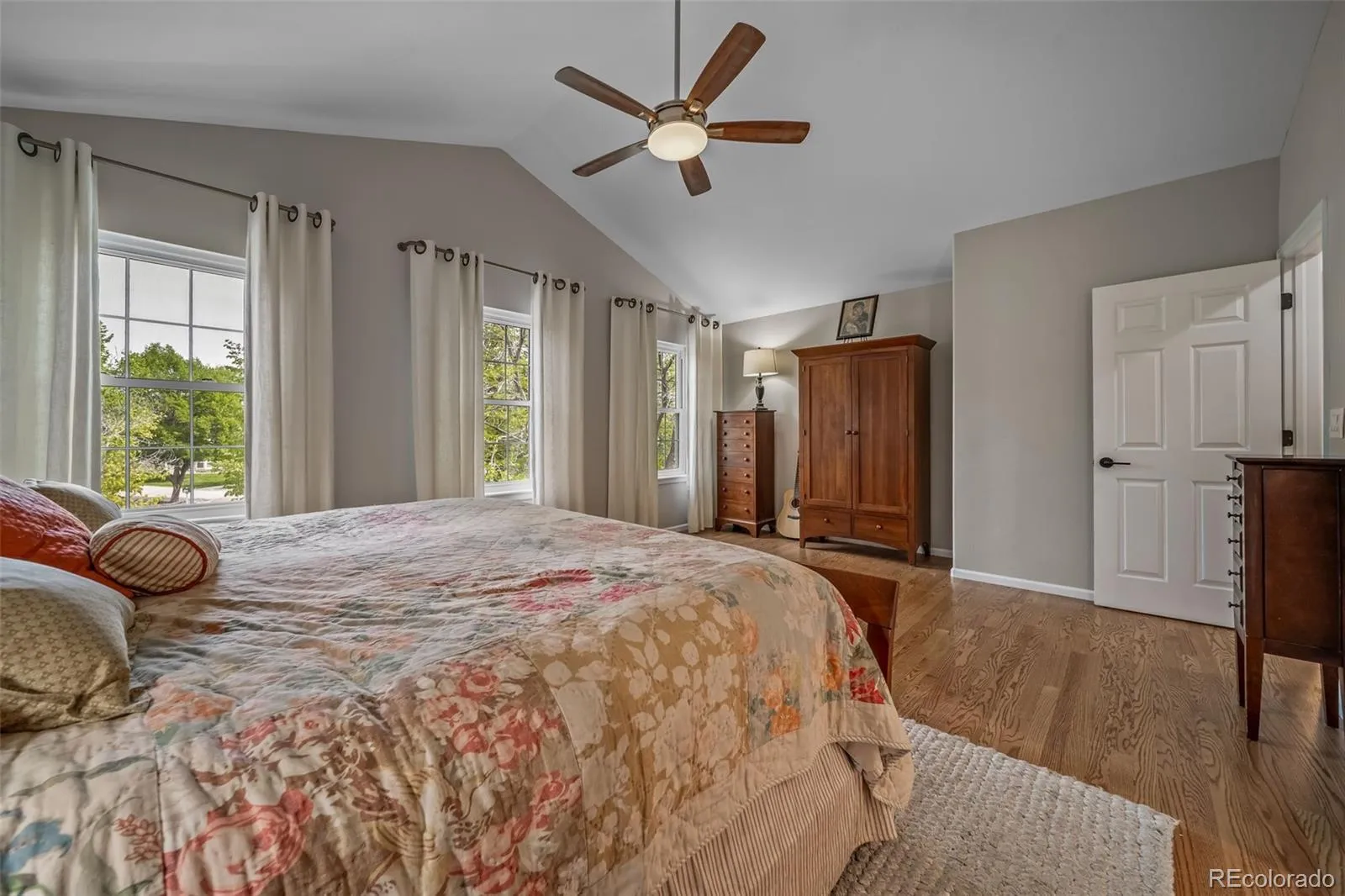 6340 W Alamo Drive Littleton CO 80123 MLS #REC7835876 05112026231149 1600 24