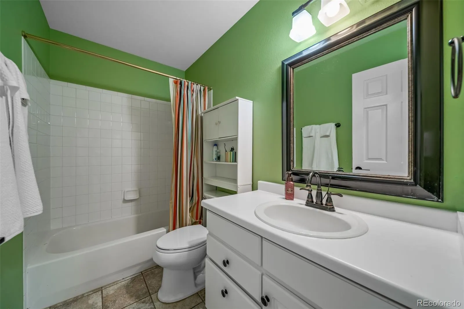 6340 W Alamo Drive Littleton CO 80123 MLS #REC7835876 05112026231149 1600 30