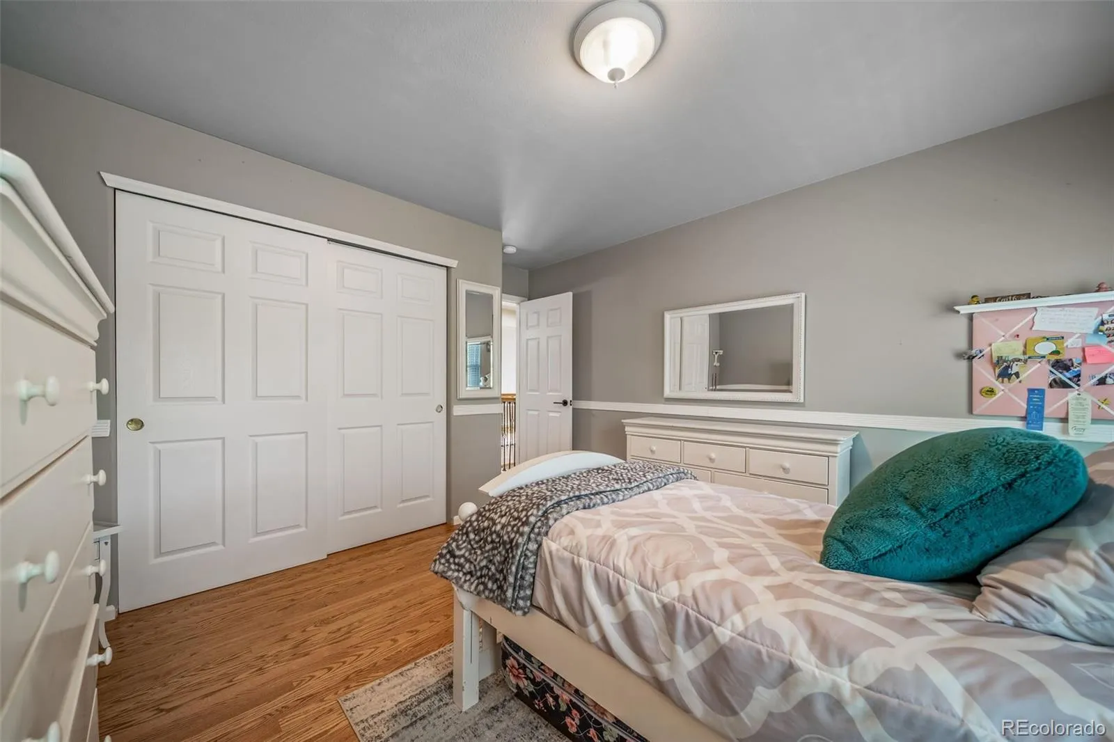 6340 W Alamo Drive Littleton CO 80123 MLS #REC7835876 05112026231149 1600 32