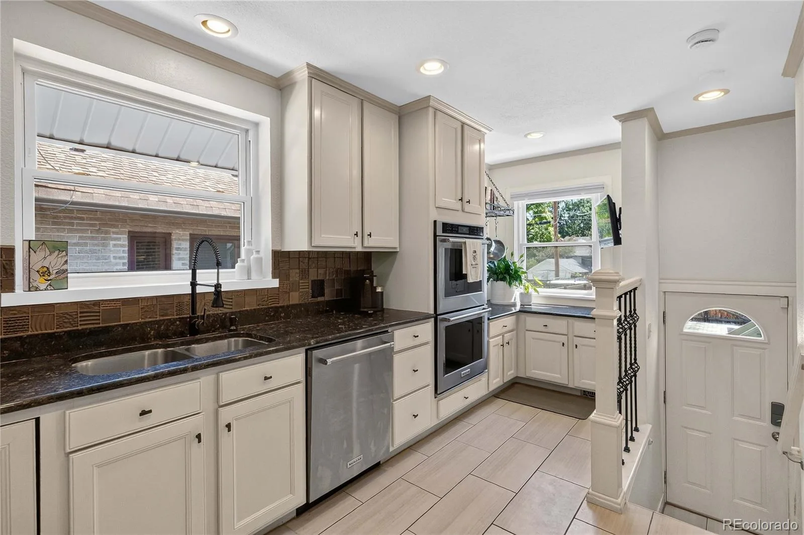 2320 N Glencoe Street Denver CO 80207 | MLS #REC7837631 08122026174954 1600 11