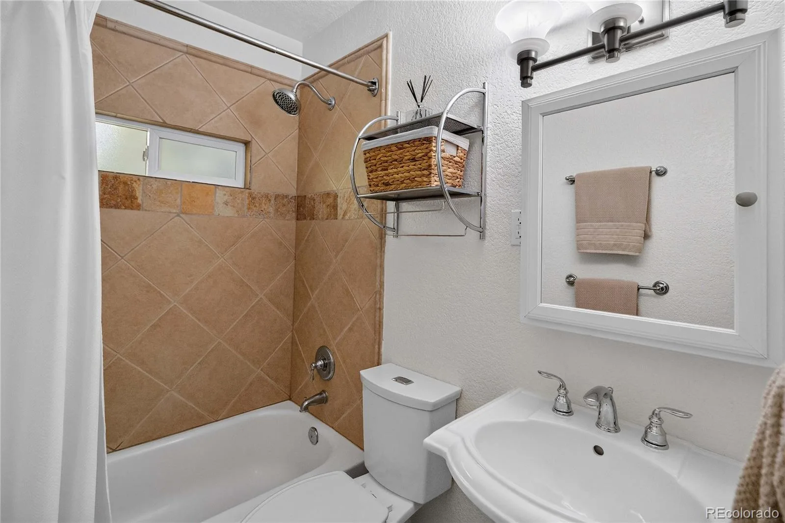2320 N Glencoe Street Denver CO 80207 | MLS #REC7837631 08122026174954 1600 13