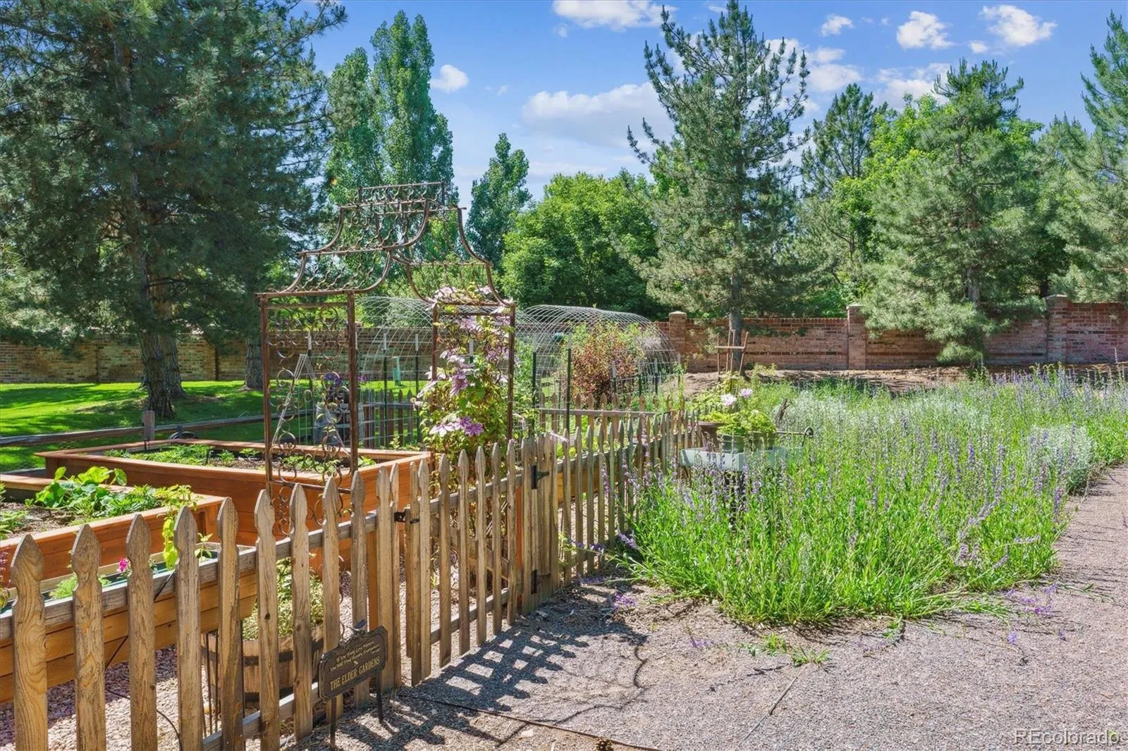 04112026180645 1600 39