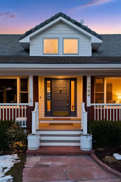 04112026180645 800 43