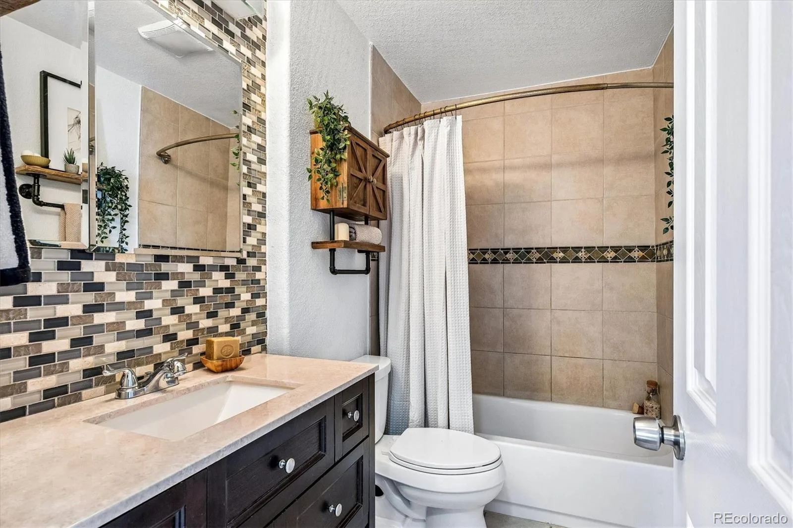 3560 N Steele Street Denver CO 80205 | MLS #REC7840140 08302026143325 1600 21
