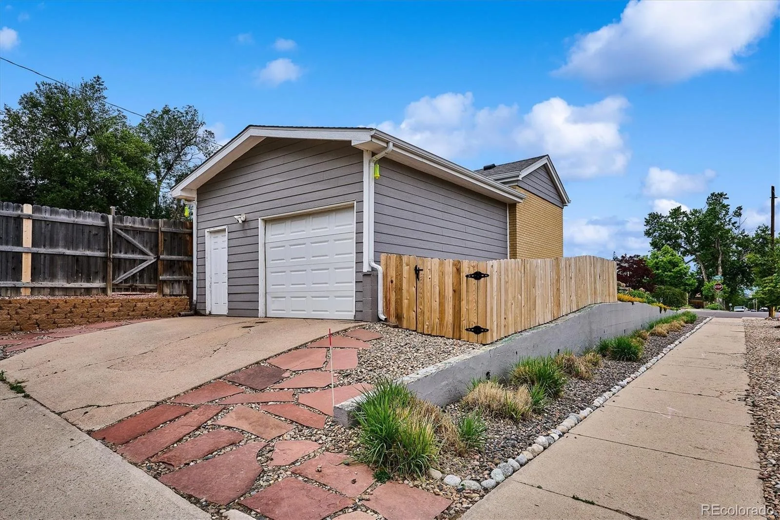 3560 N Steele Street Denver CO 80205 | MLS #REC7840140 08302026143325 1600 29