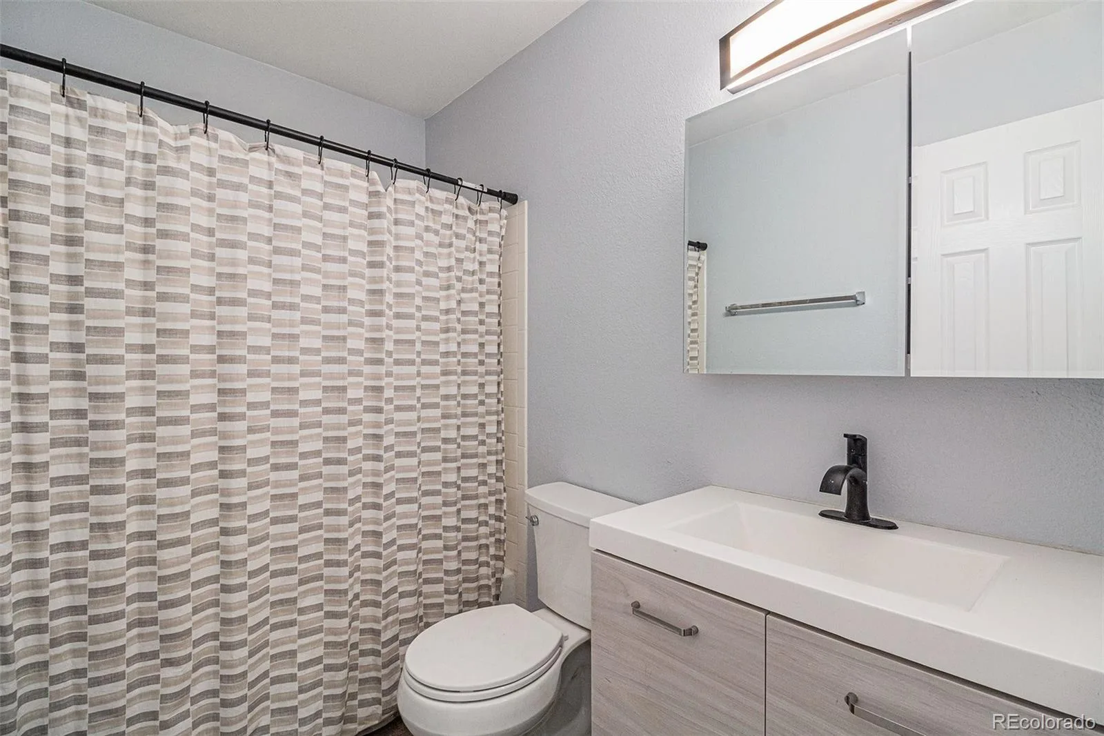 5775 W W Atlantic Place #303 Lakewood CO 80227 | MLS #REC7841283 06192026040531 1600 4