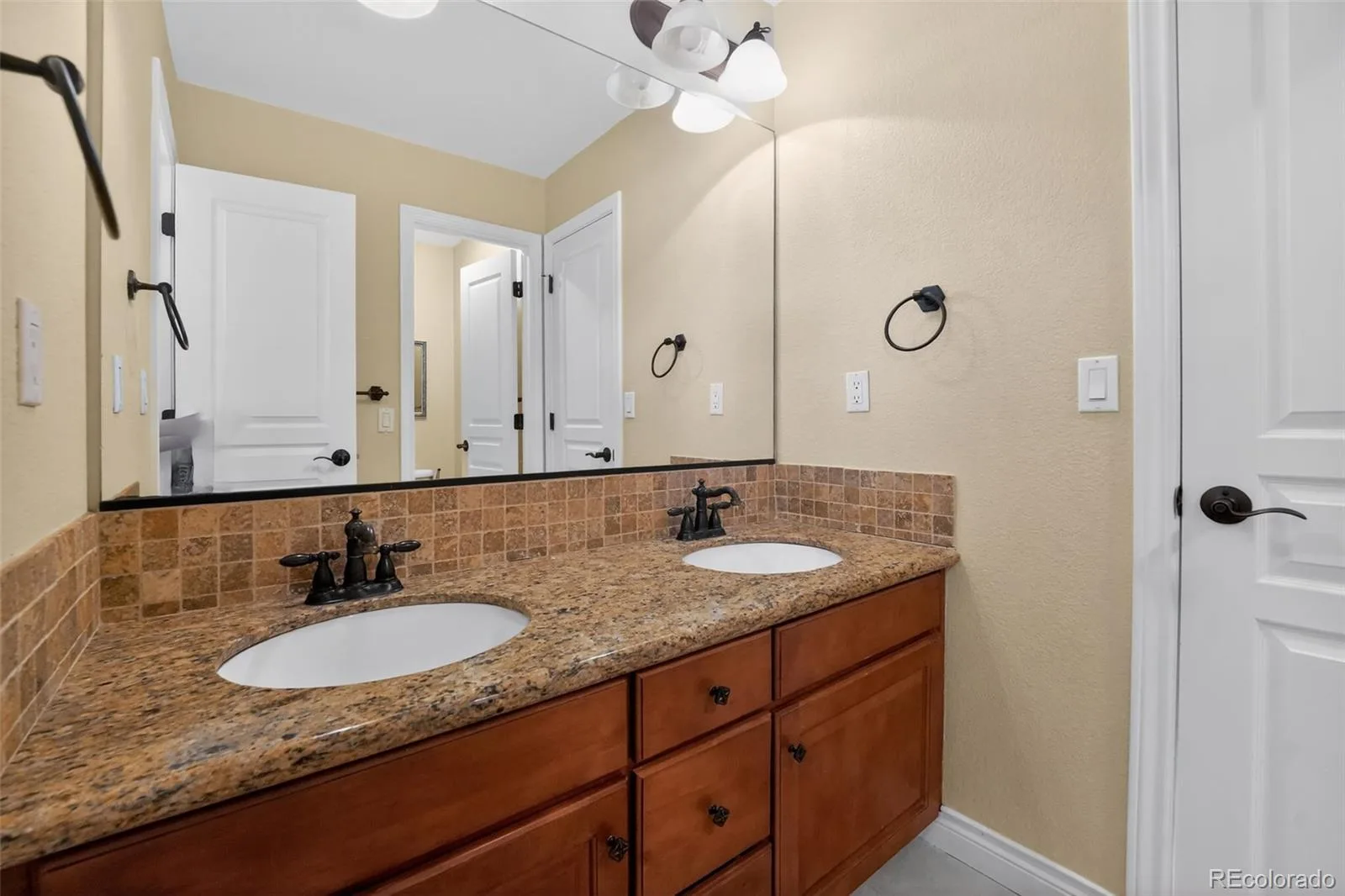 15258 W 75th Place Arvada CO 80007 | MLS #REC7843005 07202026151426 1600 26