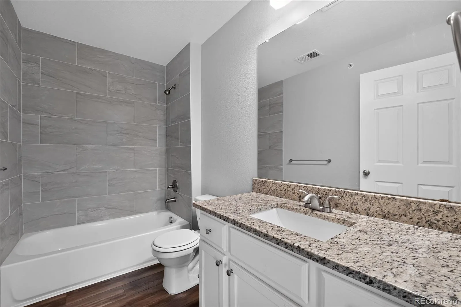 1601 Fraser Court #202 Aurora CO 80011 | MLS #REC7844095 07312026172855 1600 22