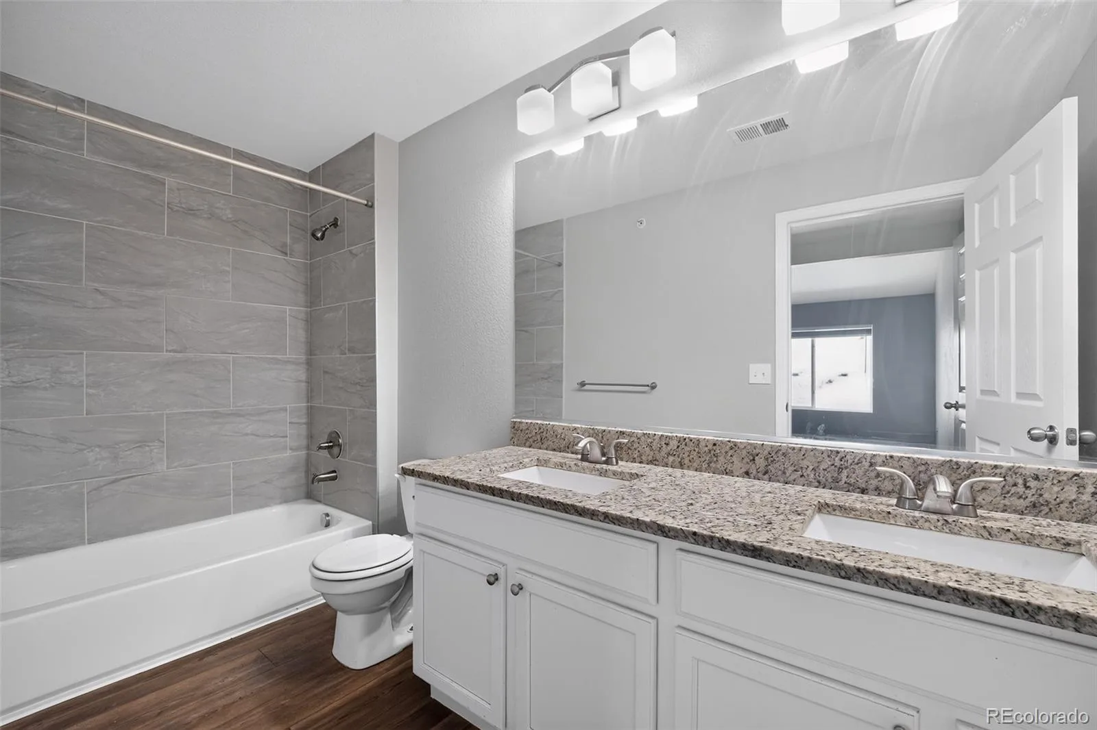 1601 Fraser Court #202 Aurora CO 80011 | MLS #REC7844095 07312026172855 1600 23