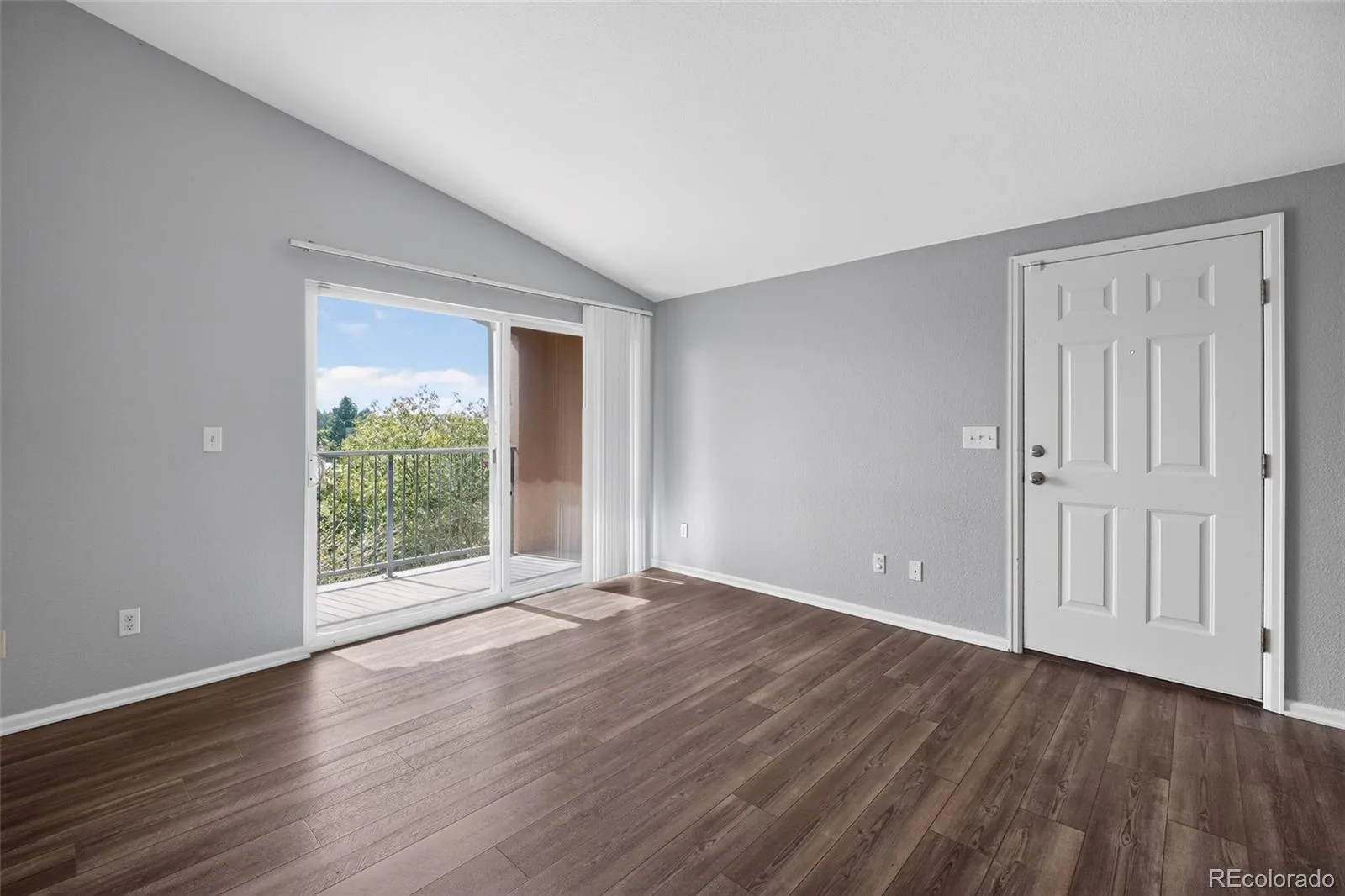 1601 Fraser Court #202 Aurora CO 80011 | MLS #REC7844095 07312026172855 1600 28
