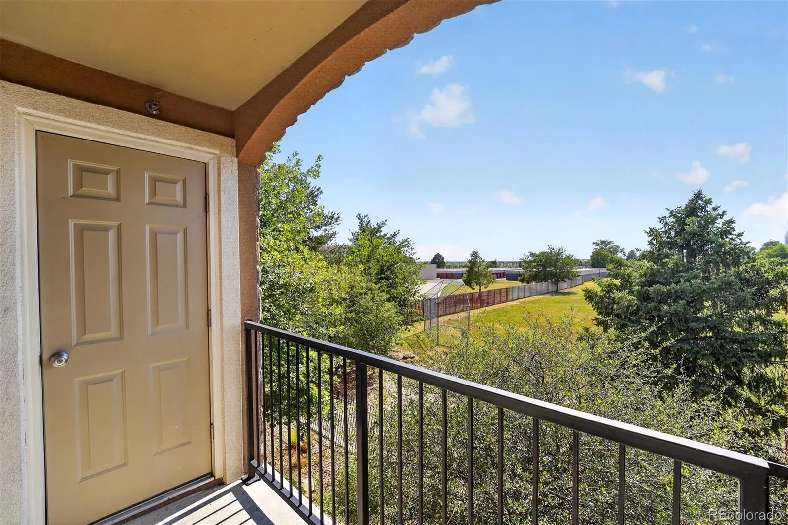 1601 Fraser Court #202 Aurora CO 80011 | MLS #REC7844095 07312026172855 1600 32