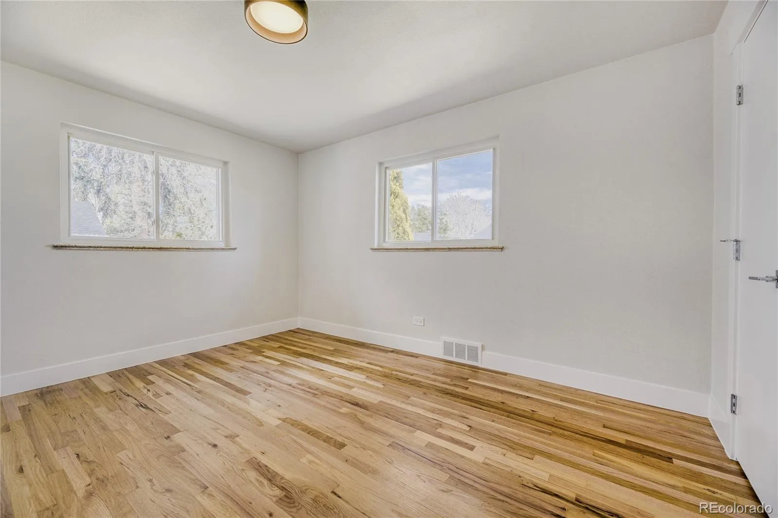 2631 Kearney Street Denver CO 80207 MLS #REC7851248 04232026183550 1600 21