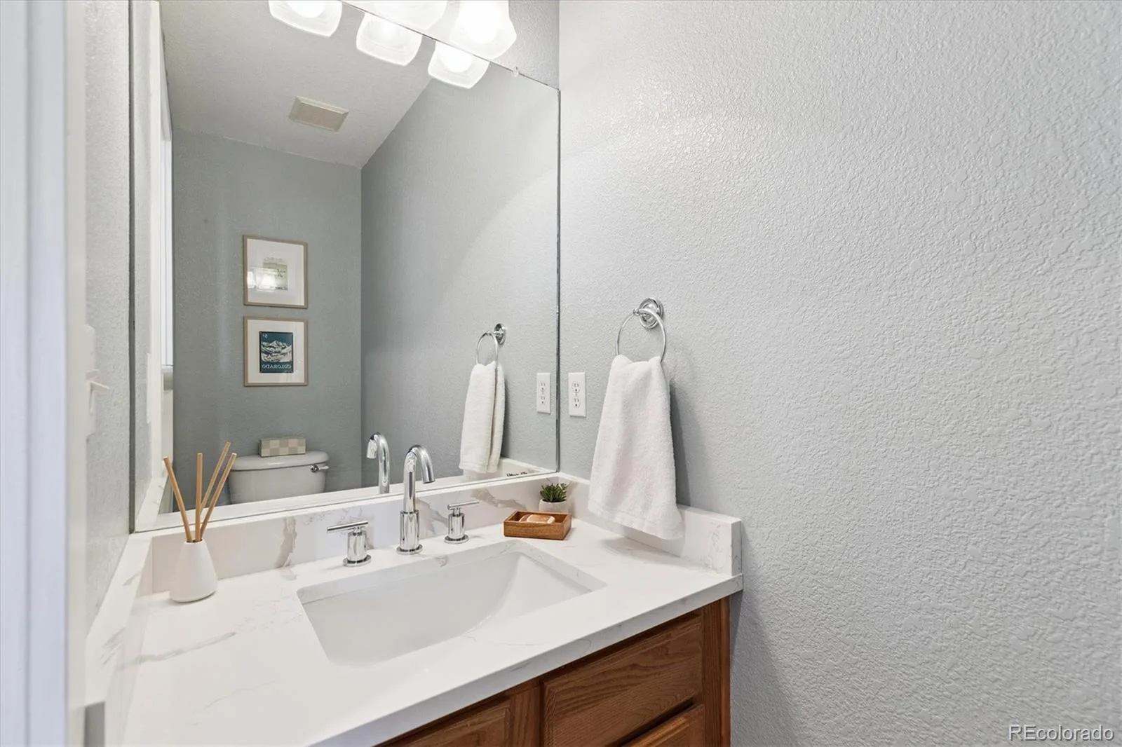 6900 S Algonquian Court Aurora CO 80016 | MLS #REC7852383 07292026194232 1600 19