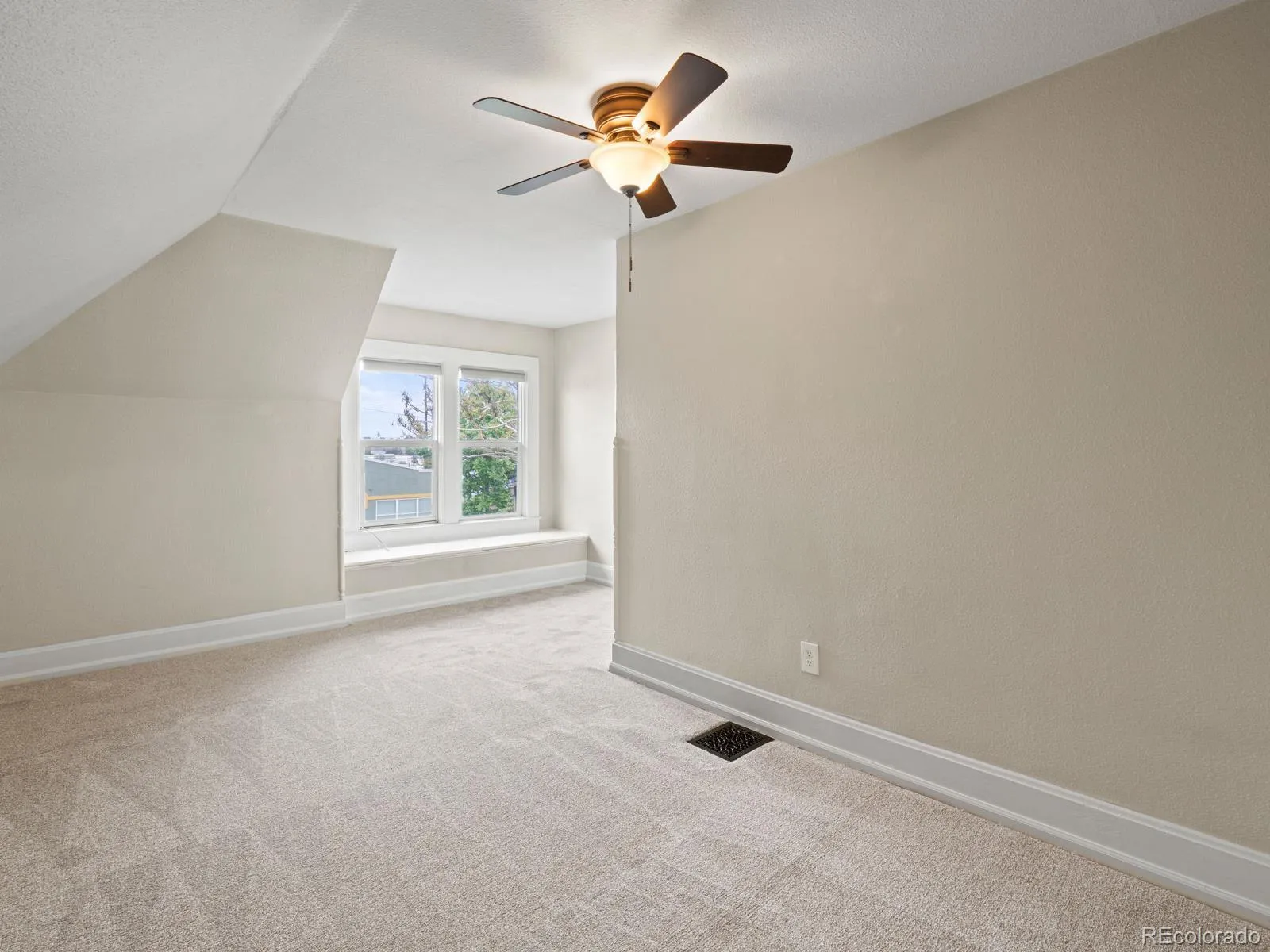 350 S Lincoln Street Denver CO 80209 MLS #REC7852895 05202026223943 1600 23