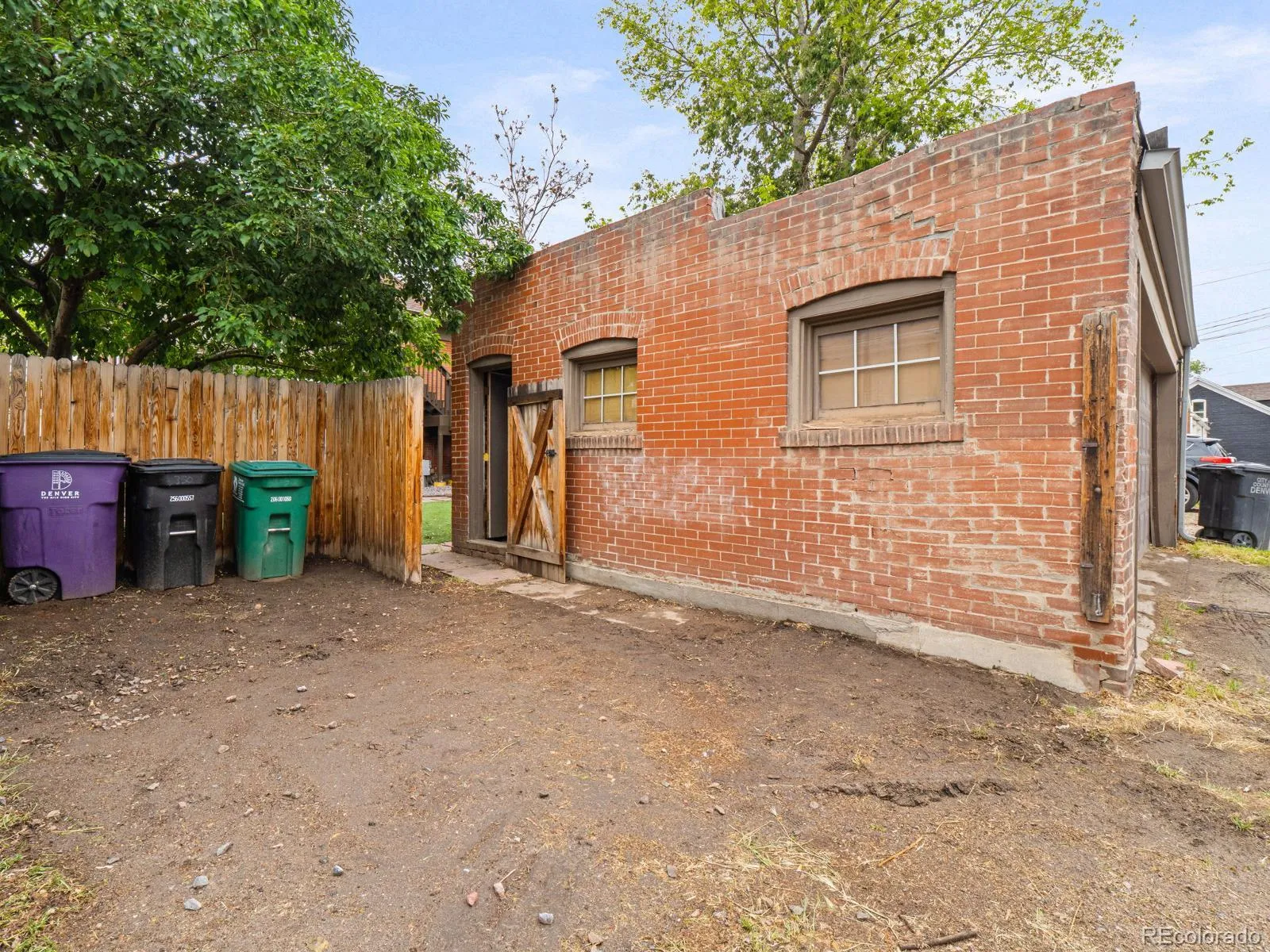 350 S Lincoln Street Denver CO 80209 MLS #REC7852895 05202026223943 1600 33