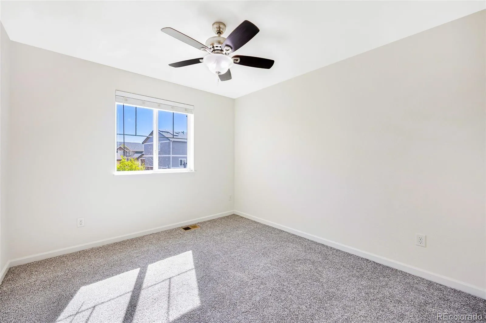 26070 E Davies Drive Aurora CO 80016 MLS #REC7859579 04232026003656 1600 30