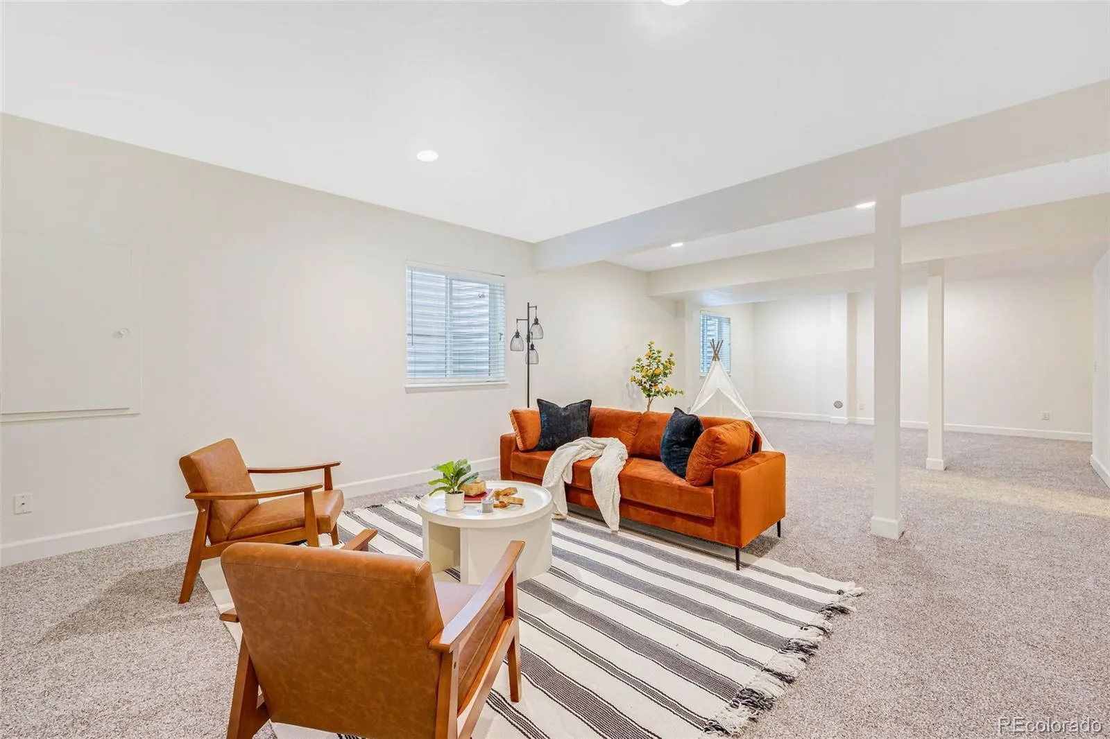 26070 E Davies Drive Aurora CO 80016 MLS #REC7859579 04232026003656 1600 33