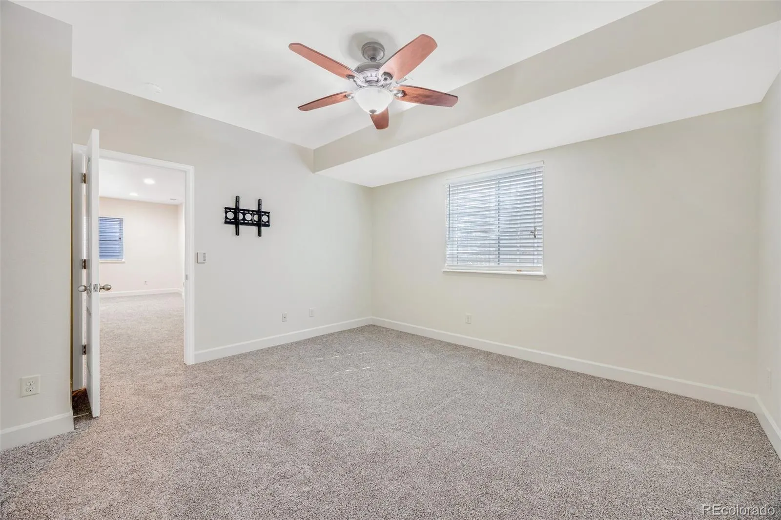 26070 E Davies Drive Aurora CO 80016 MLS #REC7859579 04232026003656 1600 36