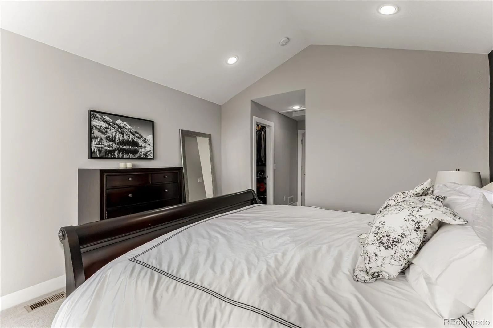 6984 E 1st Avenue Denver CO 80230 MLS #REC7861797 06122026232324 1600 26