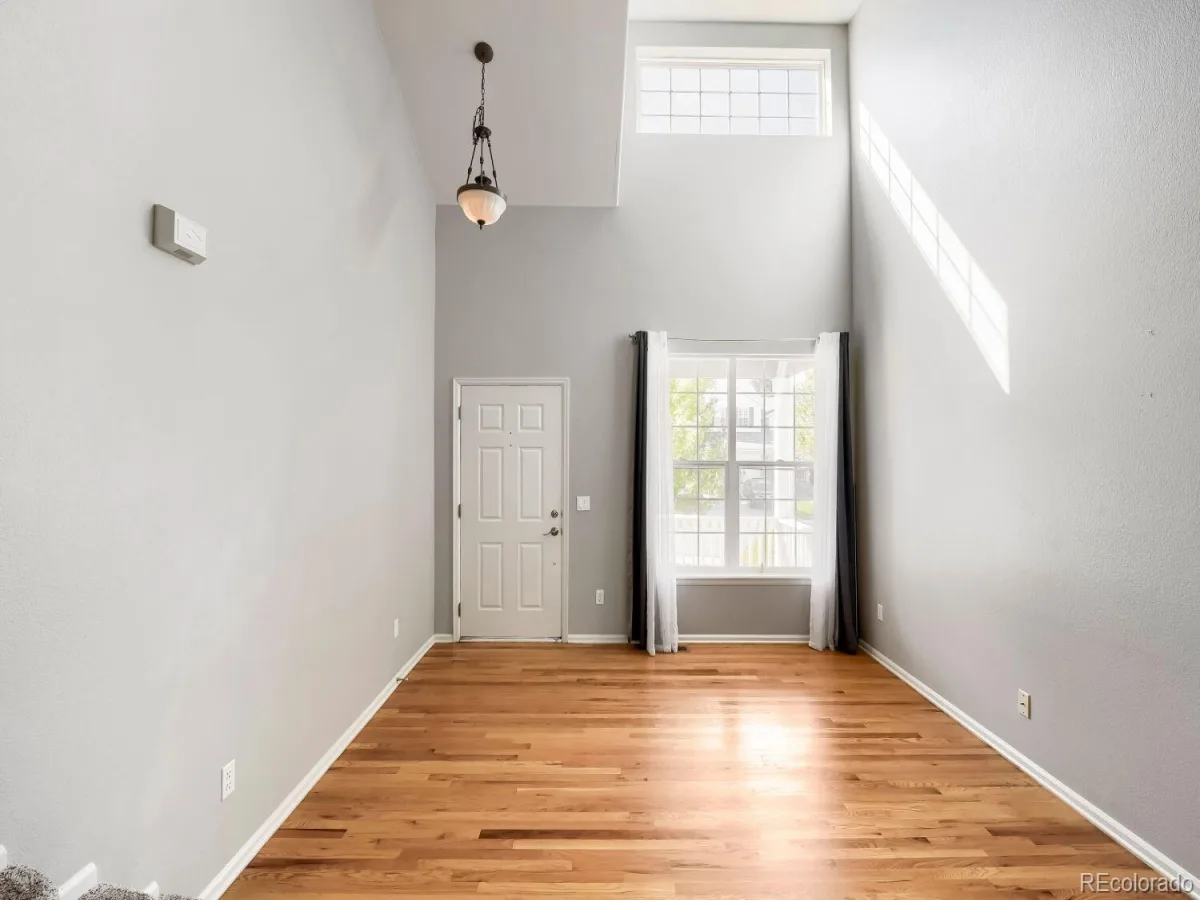 9889 Thornbury Way Littleton CO 80129 | MLS #REC7864212 08272026205538 1200 3