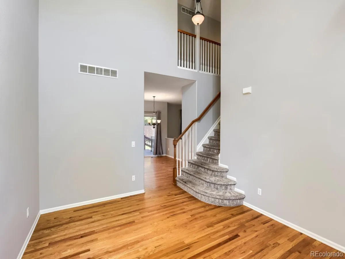 9889 Thornbury Way Littleton CO 80129 | MLS #REC7864212 08272026205538 1200 4