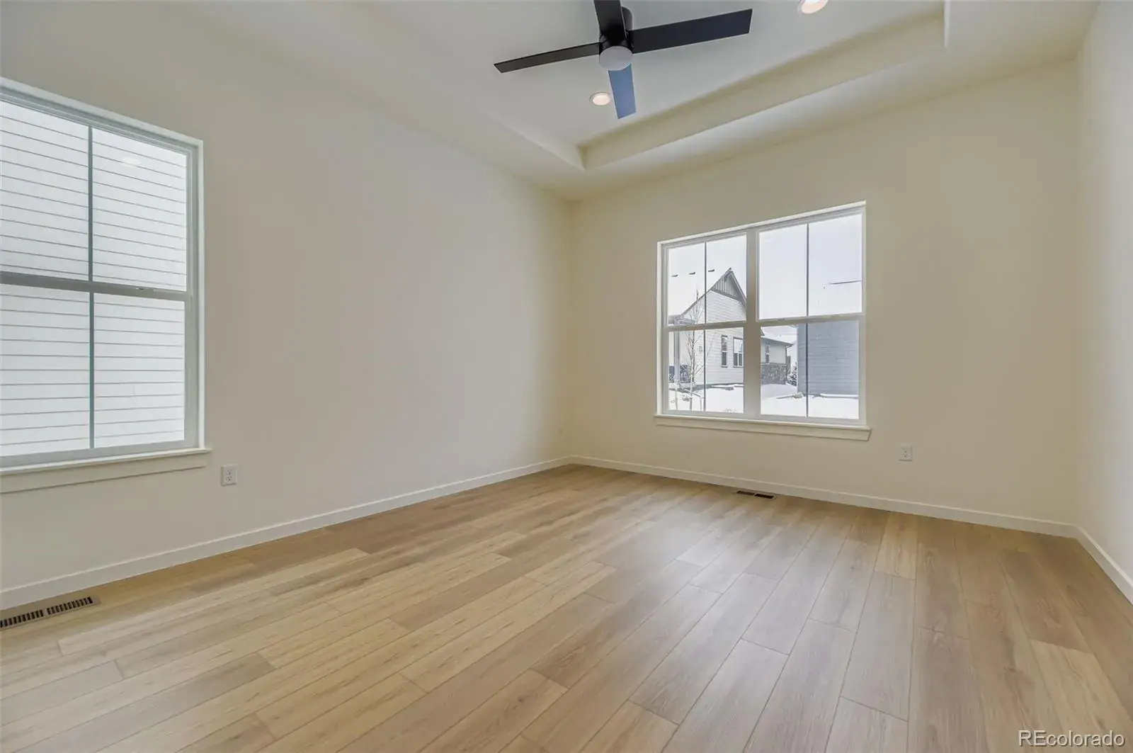 8942 S Riviera Way Aurora CO 80016 MLS #REC7865358 01282026154752 1600 12