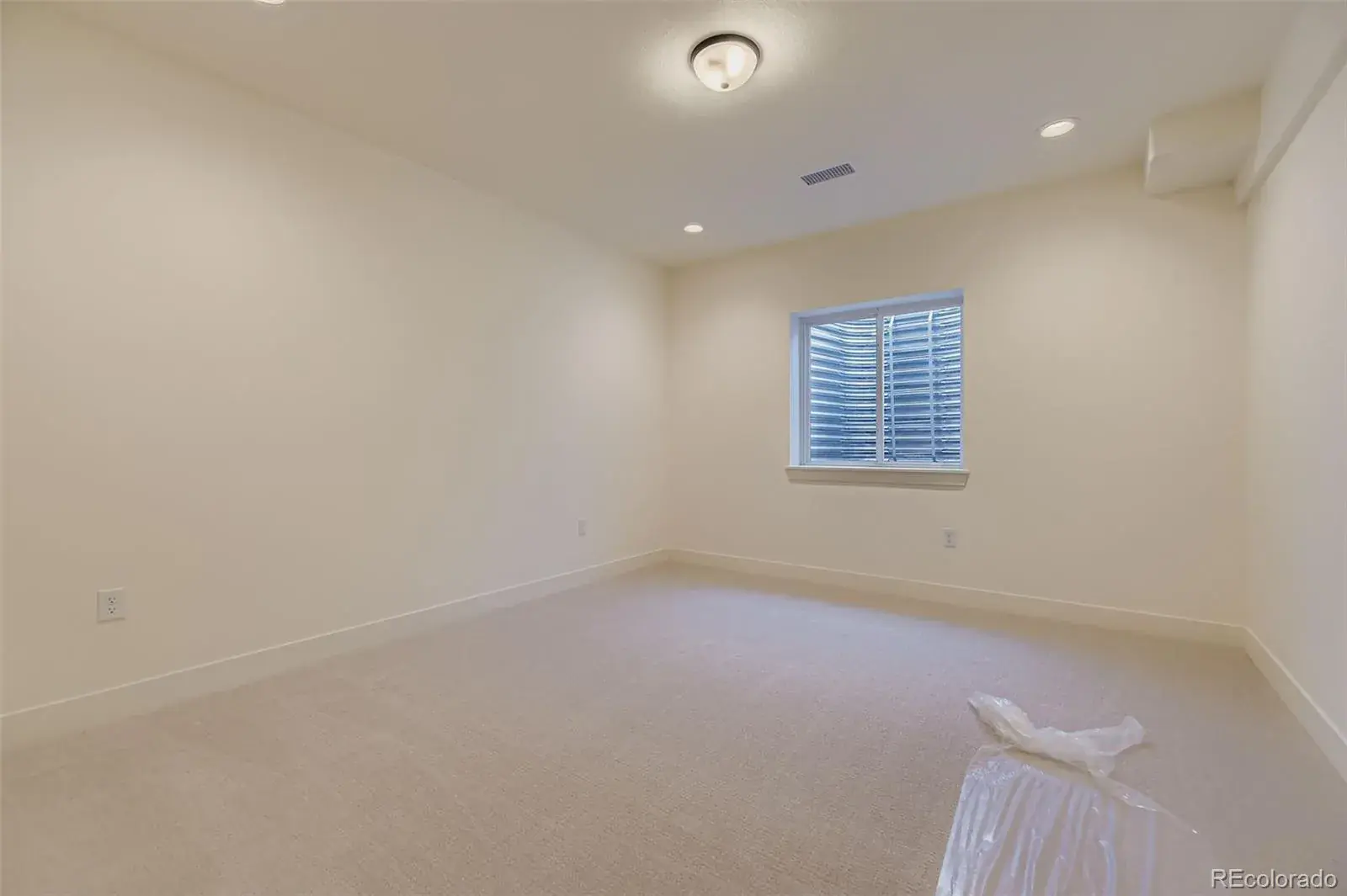 8942 S Riviera Way Aurora CO 80016 MLS #REC7865358 01282026154752 1600 20