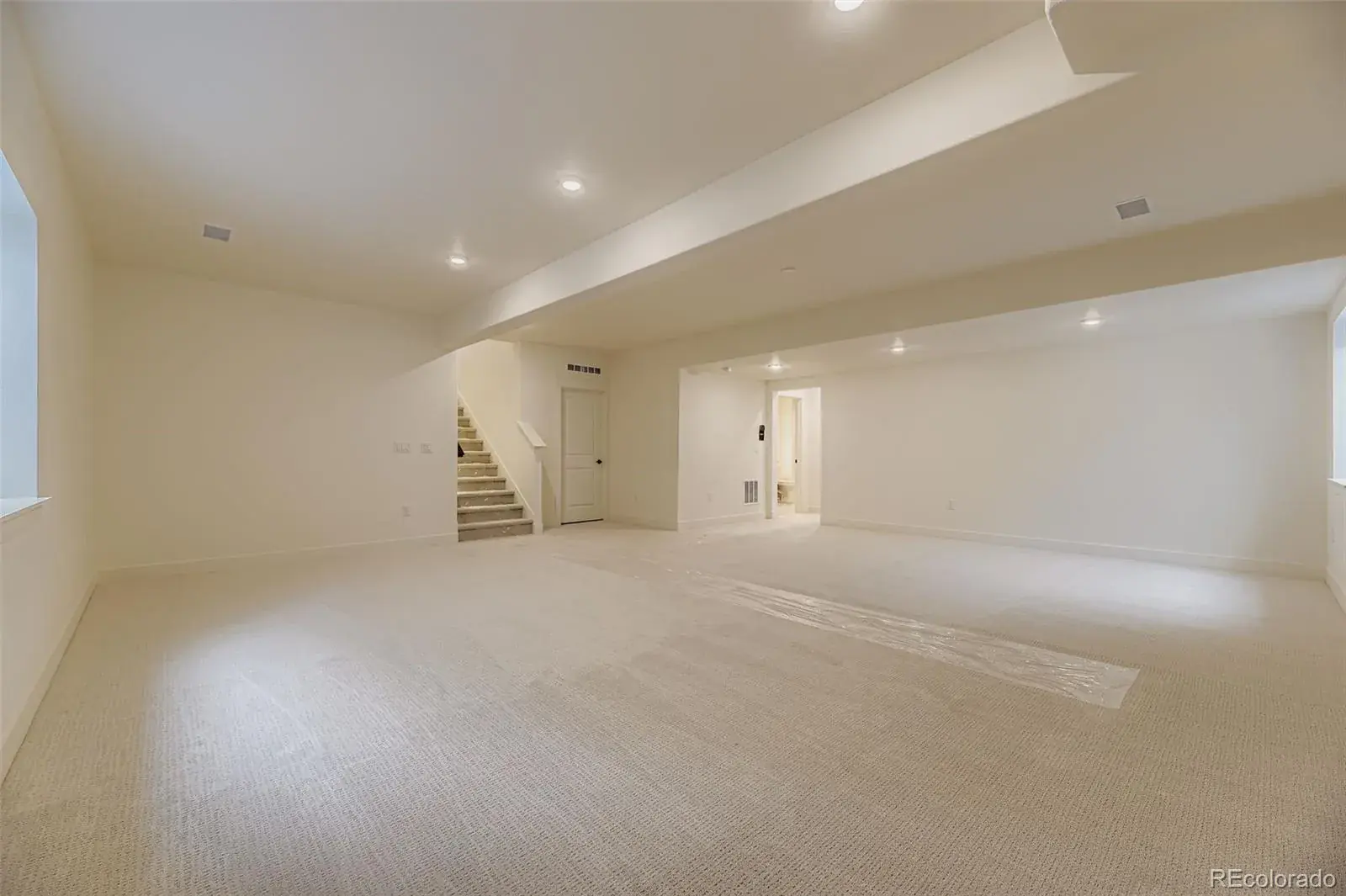 8942 S Riviera Way Aurora CO 80016 MLS #REC7865358 01282026154752 1600 22