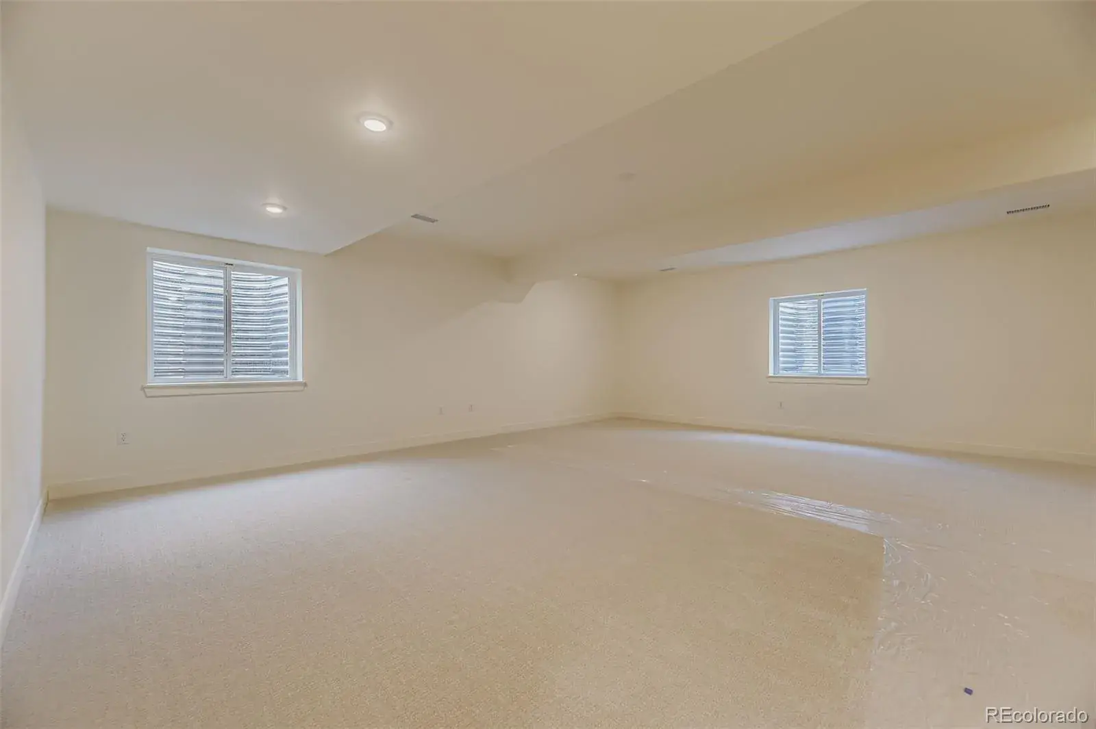 8942 S Riviera Way Aurora CO 80016 MLS #REC7865358 01282026154752 1600 23