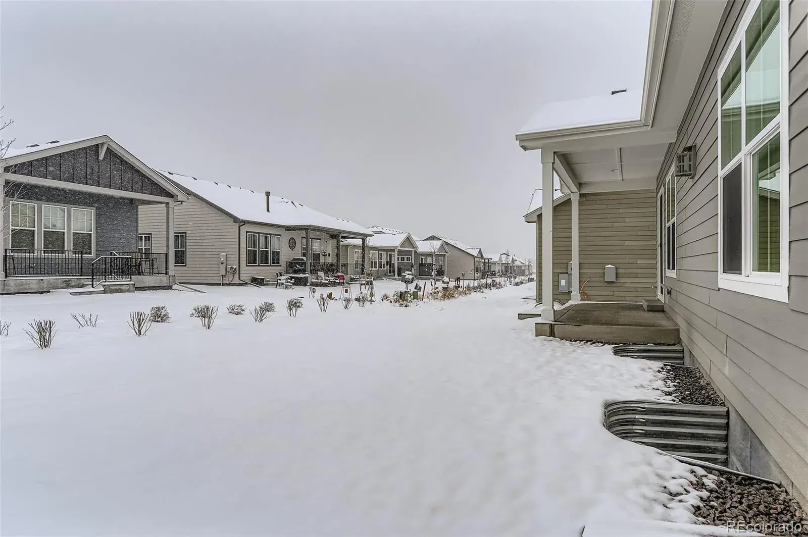 8942 S Riviera Way Aurora CO 80016 MLS #REC7865358 01282026154752 1600 26