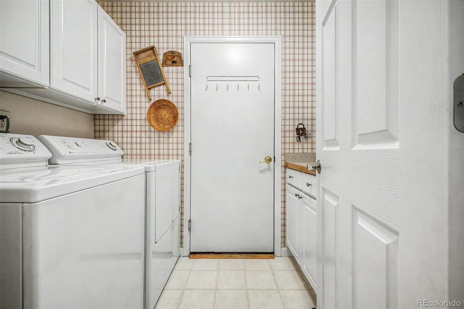 6340 Deframe Way Arvada CO 80004 MLS #REC7871828 04272026173819 1600 26