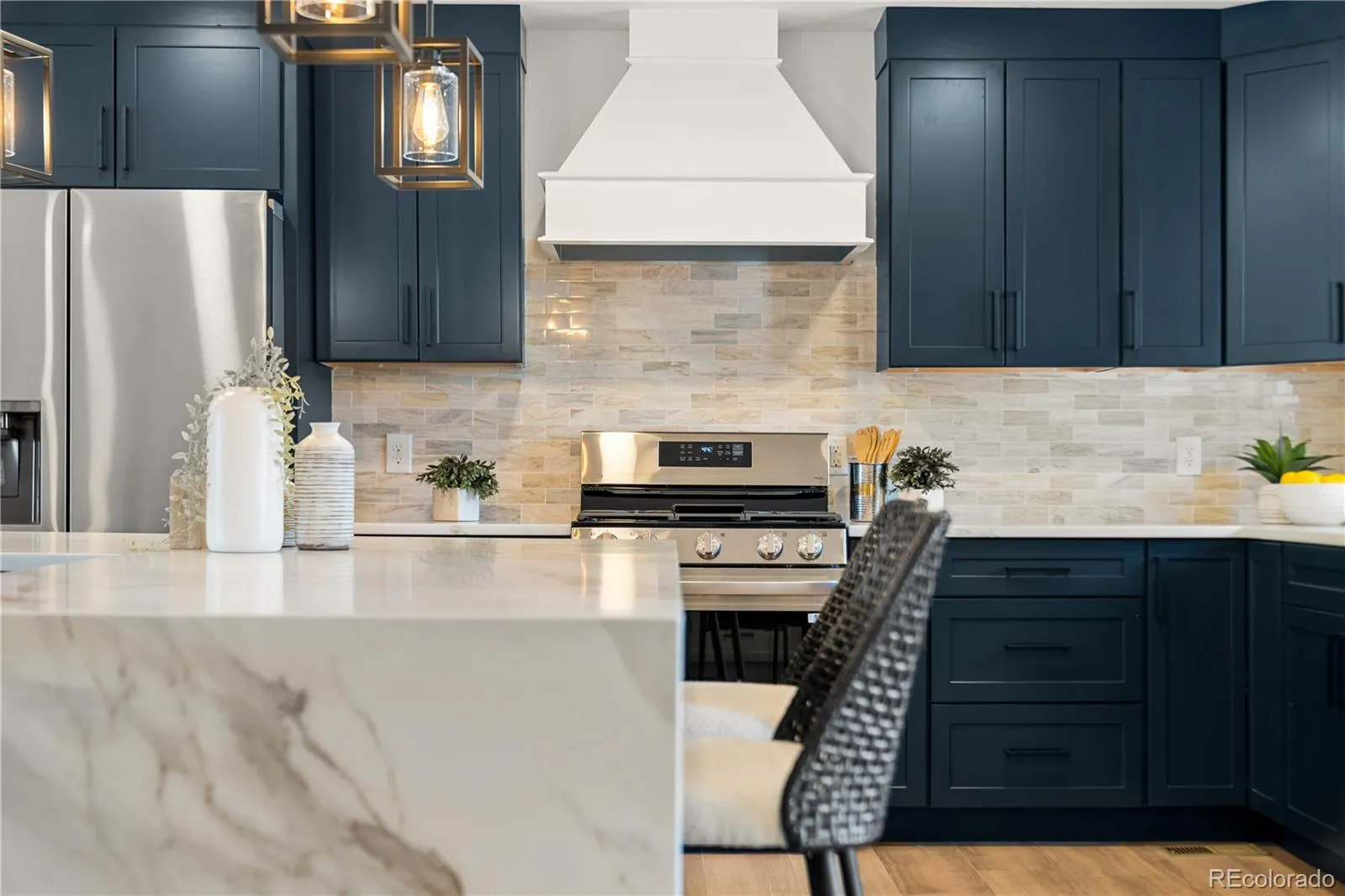 04122026223706 1600 11