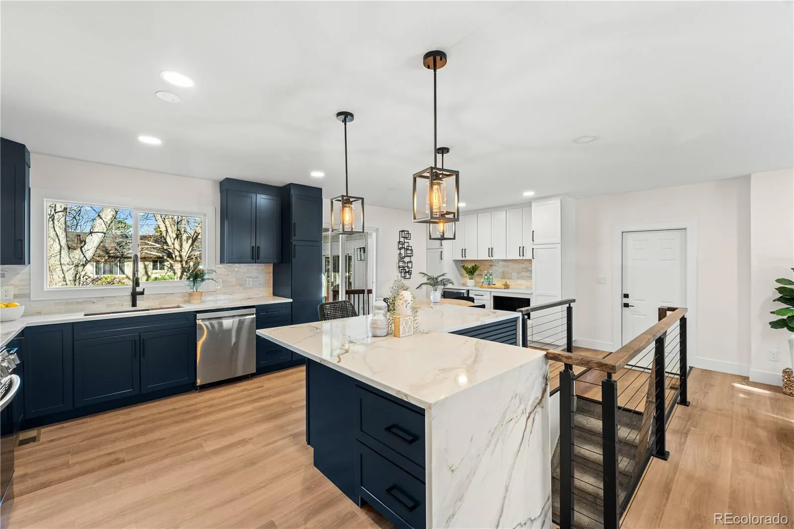 04122026223706 1600 12