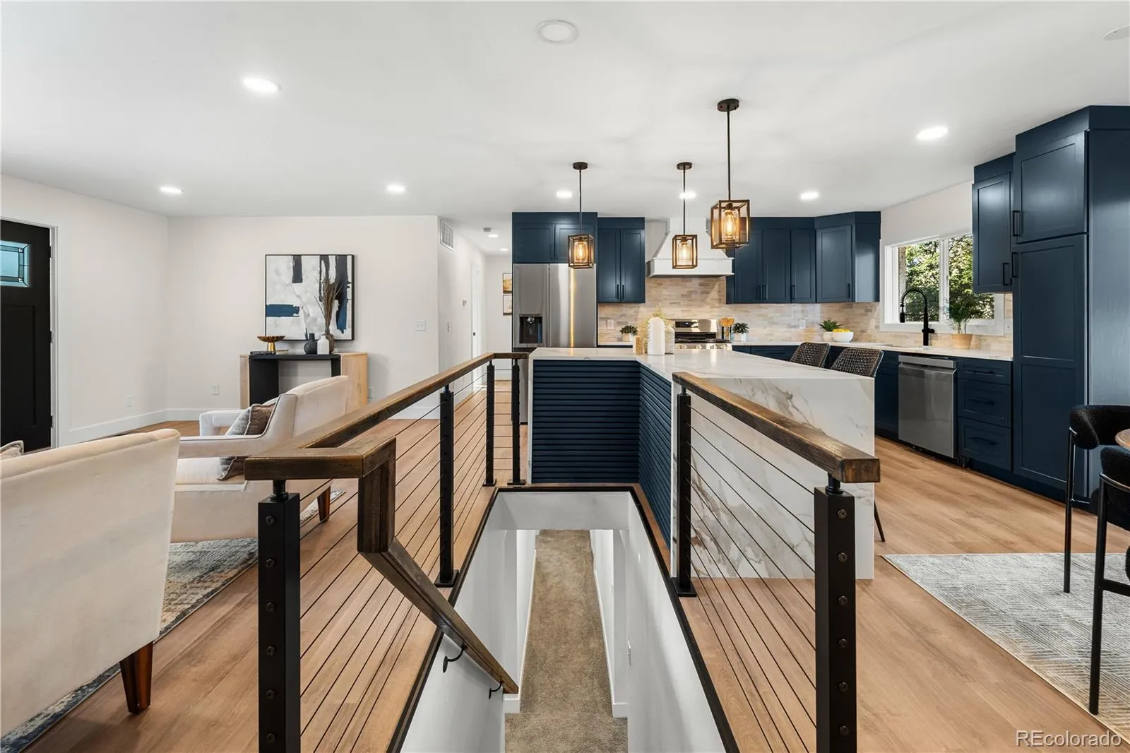 04122026223706 1600 16