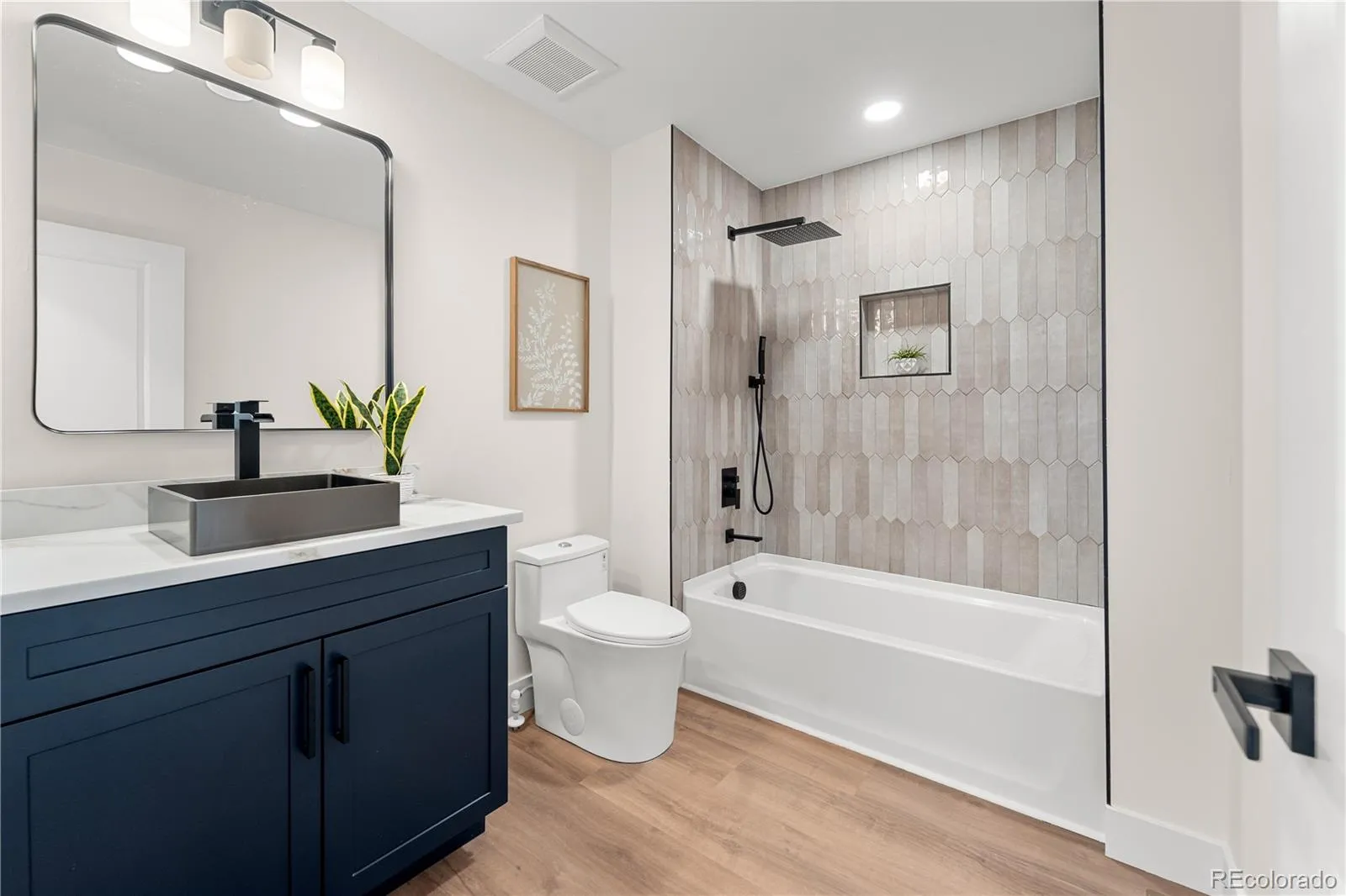 04122026223706 1600 30